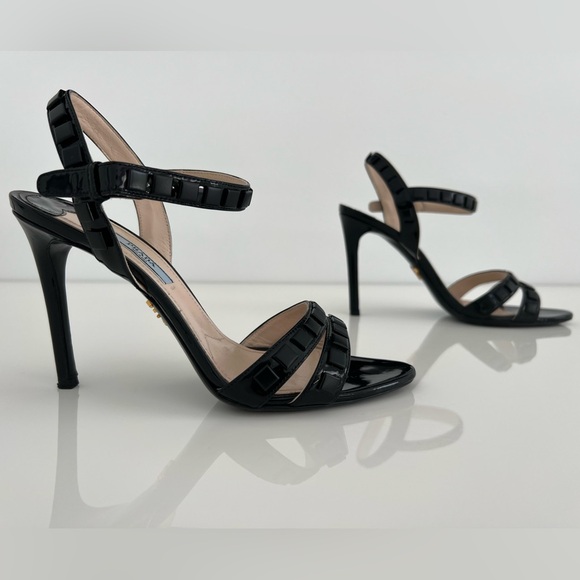 PRADA BLACK PATENT SANDALS SIZE IT 37.5 / US 7.5 - Picture 7 of 16